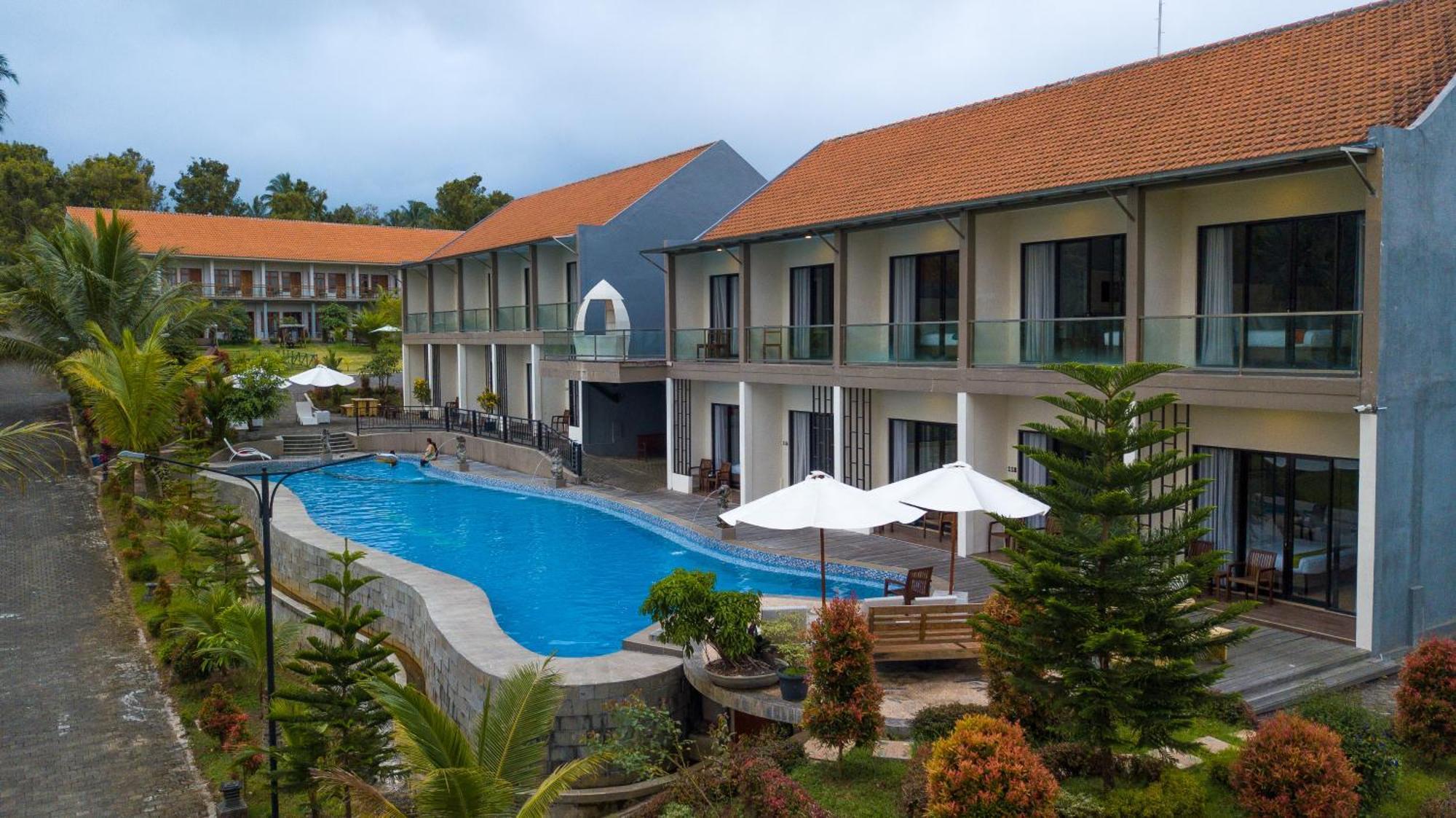 Grand Harvest Resort & Villas Banyuwangi  Exterior photo